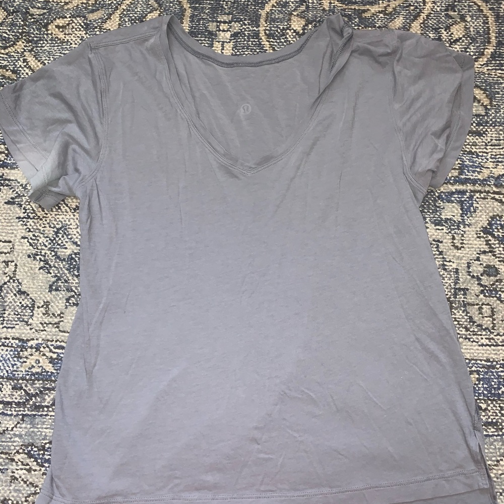 Lulu lemon t shirt